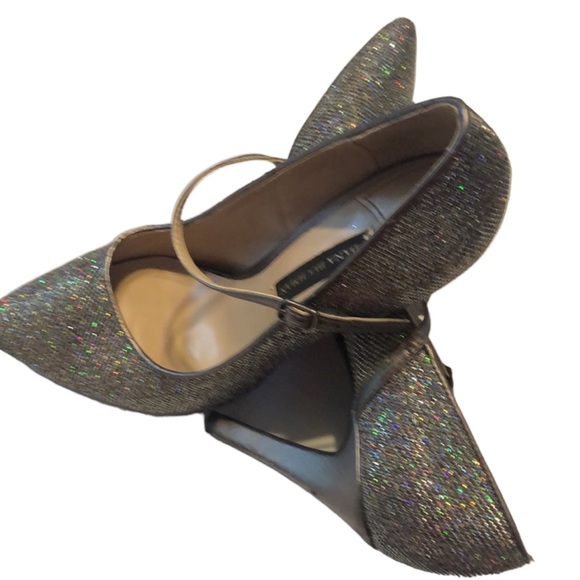 Ladies 9 m Dana Buchman silver sparkle pumps - Picture 5 of 14